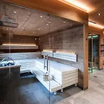 卡莫尔特阿尔派酒店 4*