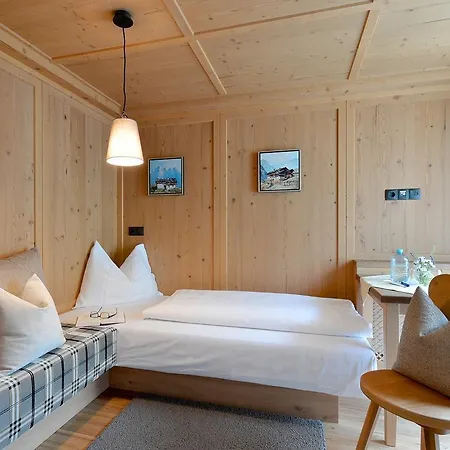 ホテル Alpenhotel Kramerwirt 4*