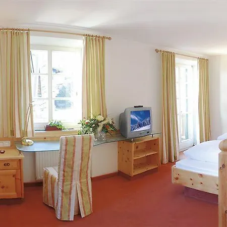 Alpenhotel Kramerwirt 호텔