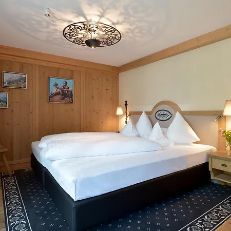 Hotell Alpenhotel Kramerwirt 4*